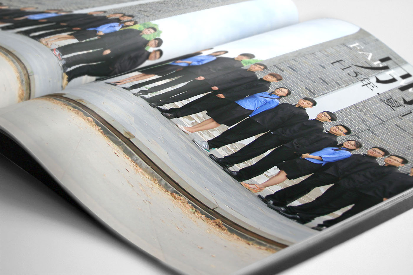 大學(xué)畢業(yè)紀(jì)念冊設(shè)計(jì)，畢業(yè)紀(jì)念冊設(shè)計(jì)公司