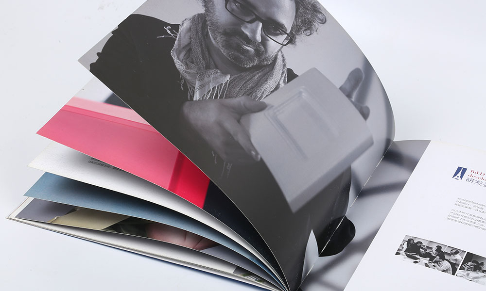 廣告畫冊(cè)設(shè)計(jì)哪個(gè)好？