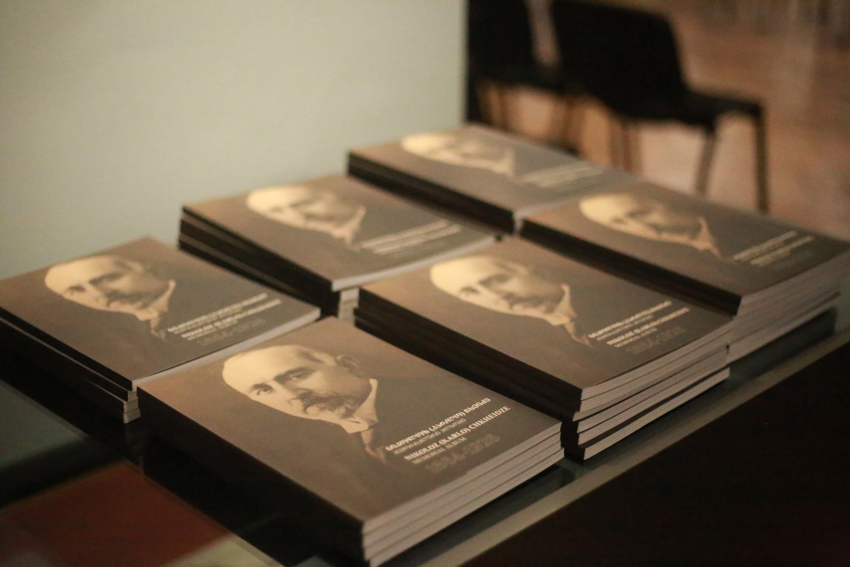 單位策劃紀(jì)念冊多少錢一本