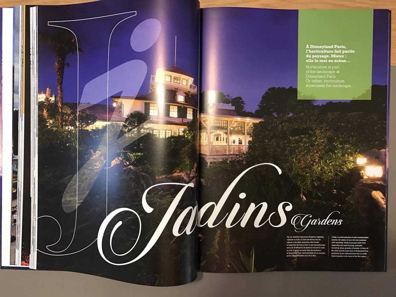 周年設(shè)計(jì)一本紀(jì)念相冊模板